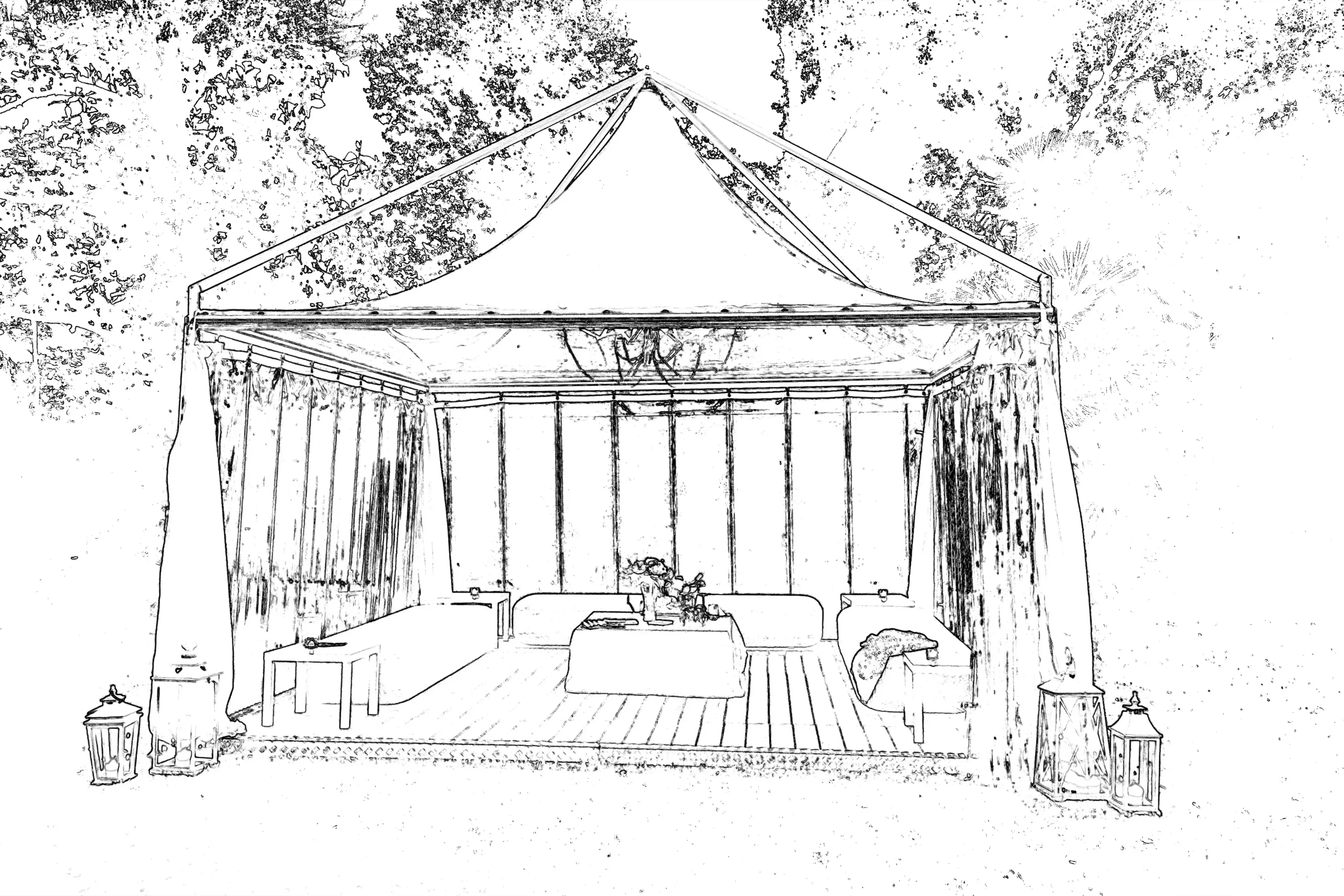 Schizzo in bianco e nero di una tenda esterna con le tende aperte. All'interno ci sono due lunghi divani uno di fronte all'altro, un piccolo tavolo centrale con una composizione floreale e lanterne decorative sul pavimento all'esterno della tenda. Gli alberi sono visibili sullo sfondo.